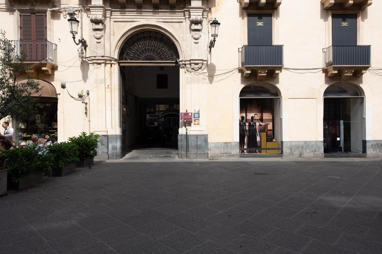 La Regina Del Duomo Catania Centro Hotel Bagian luar foto
